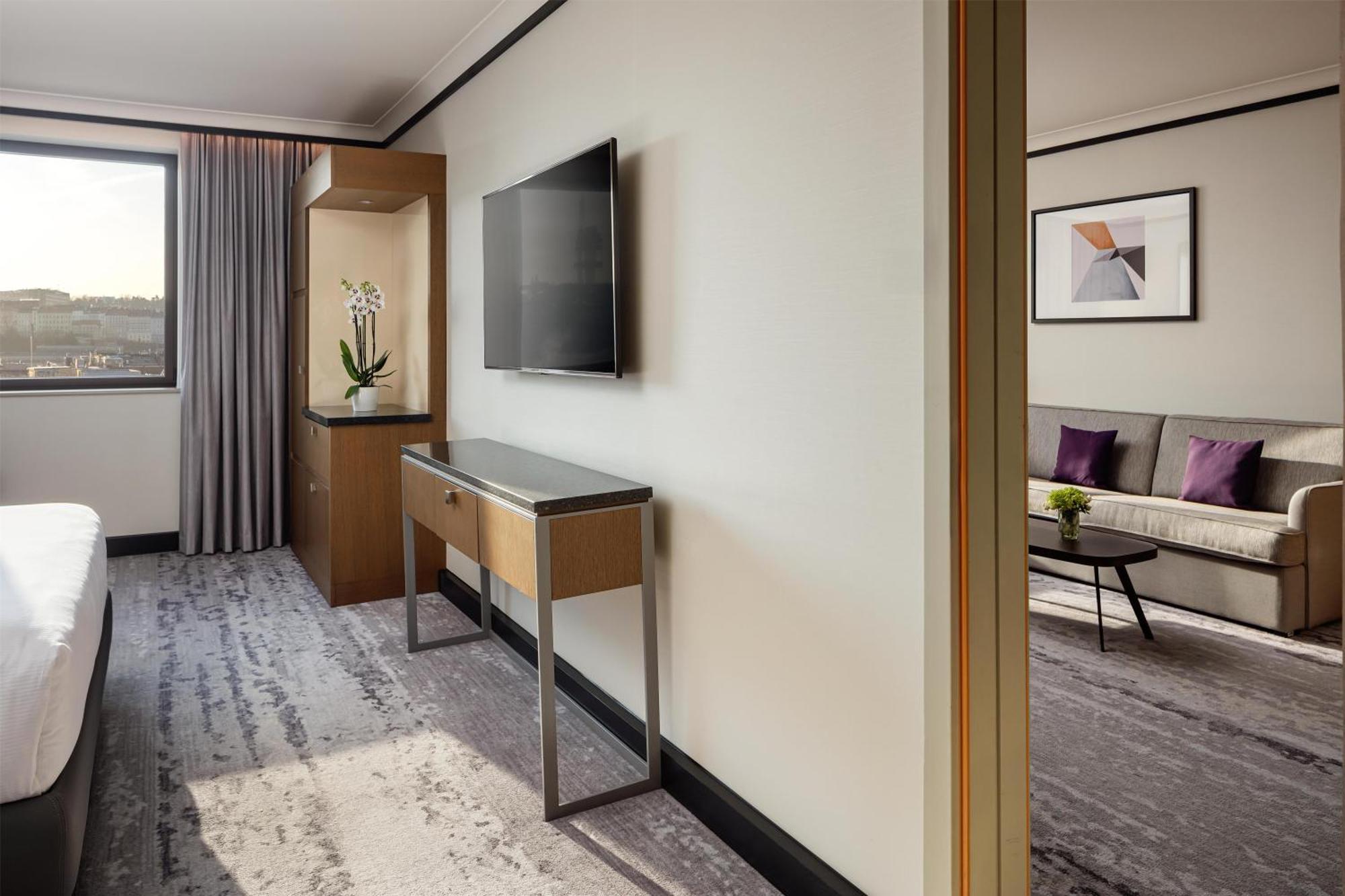 King Executive Suite